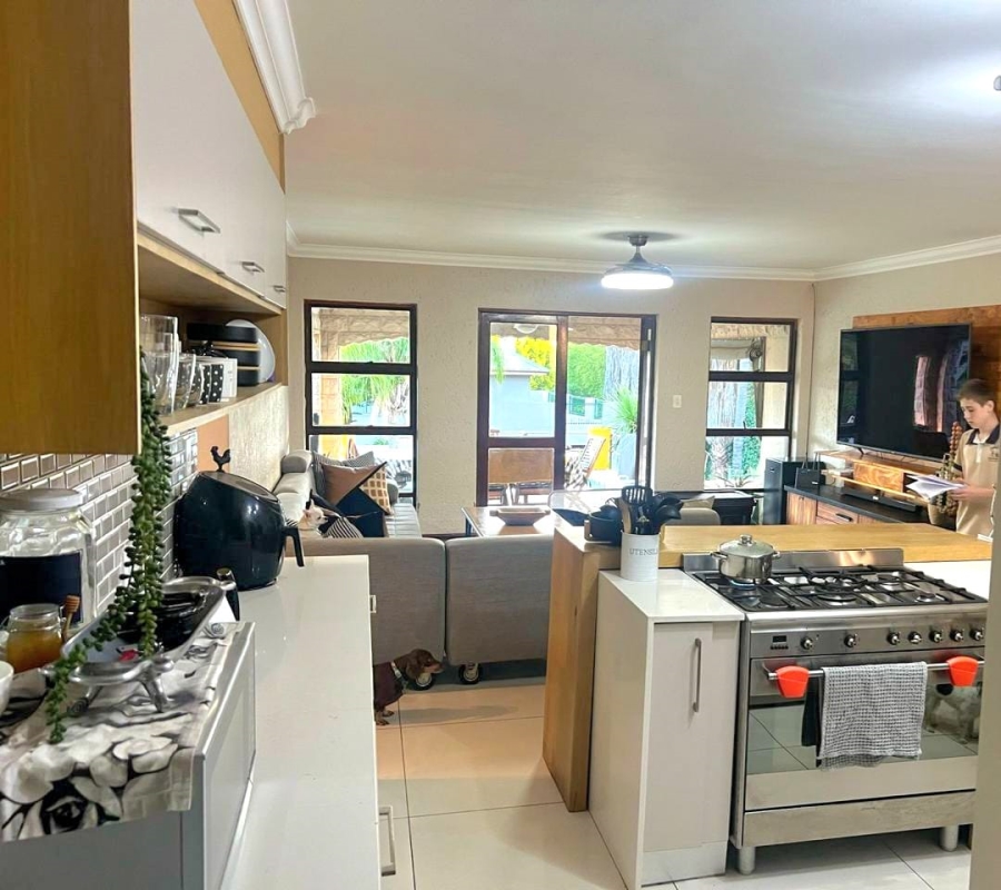 4 Bedroom Property for Sale in Caribbean Beach Club North West